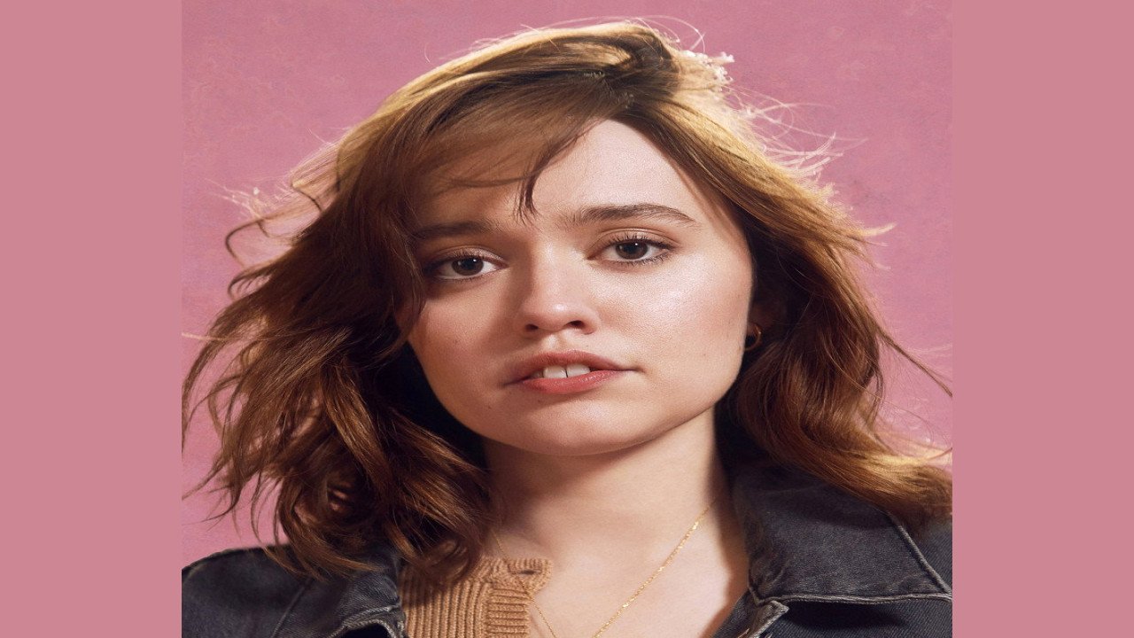 Aimee Lou Wood | Presentadora Británica especializada en Comedia, Drama y Thriller