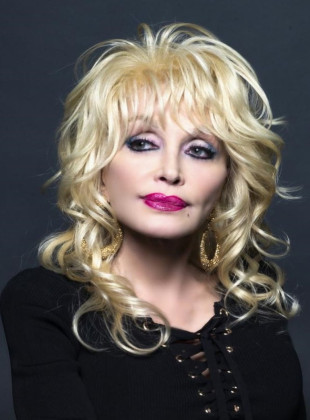Dolly Parton (Presentadora)