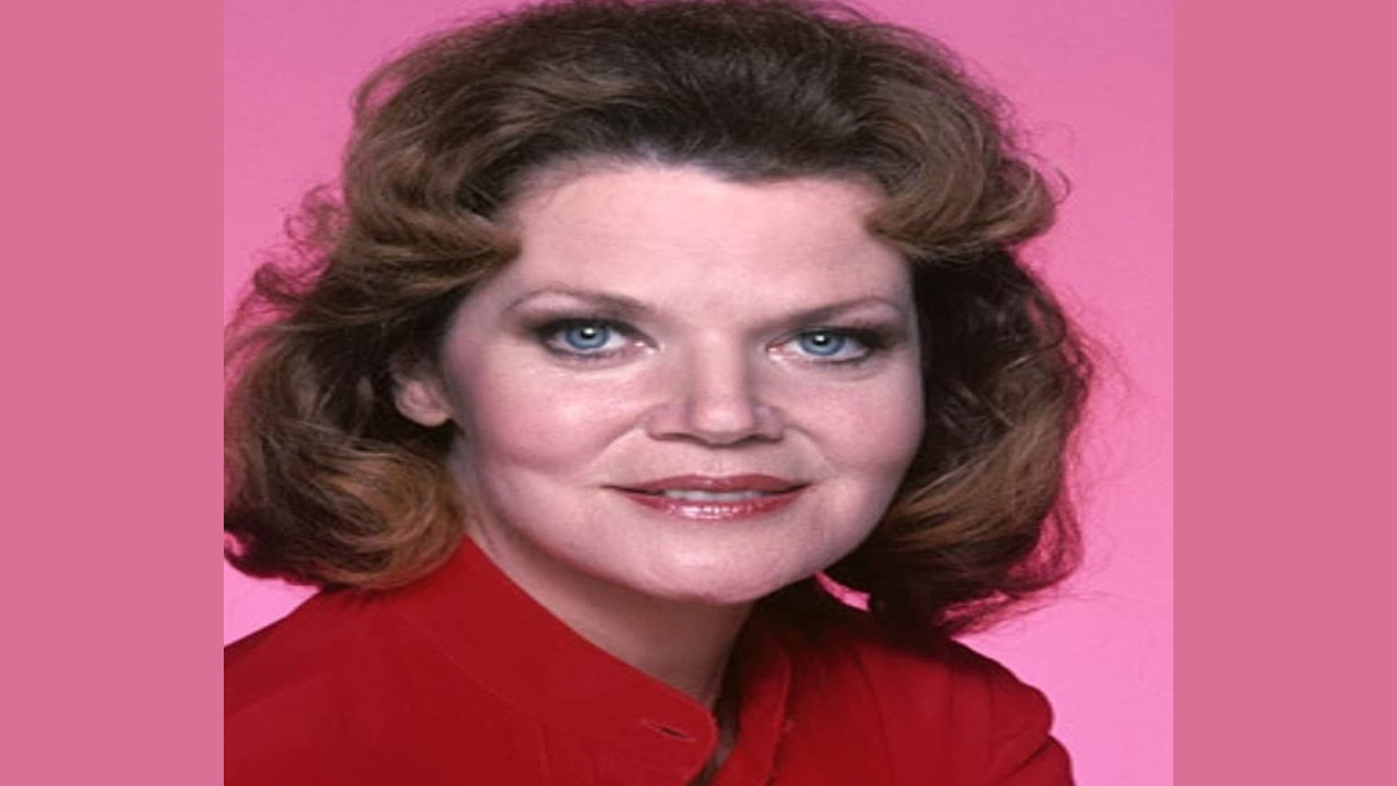 Eileen Brennan (Presentadora)