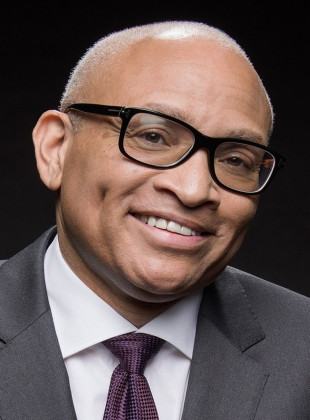 Larry Wilmore (Presentador)