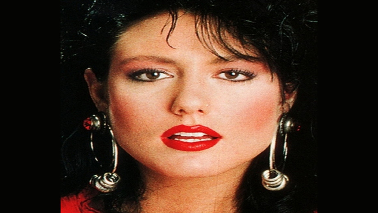 Jeanna Fine (Presentadora)