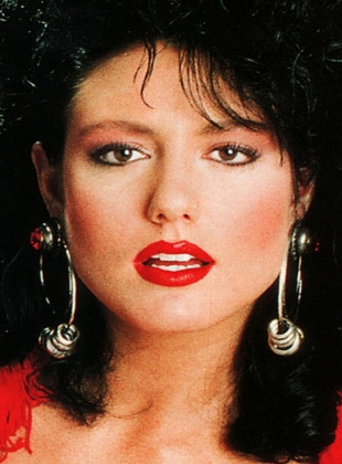 Jeanna Fine (Presentadora)