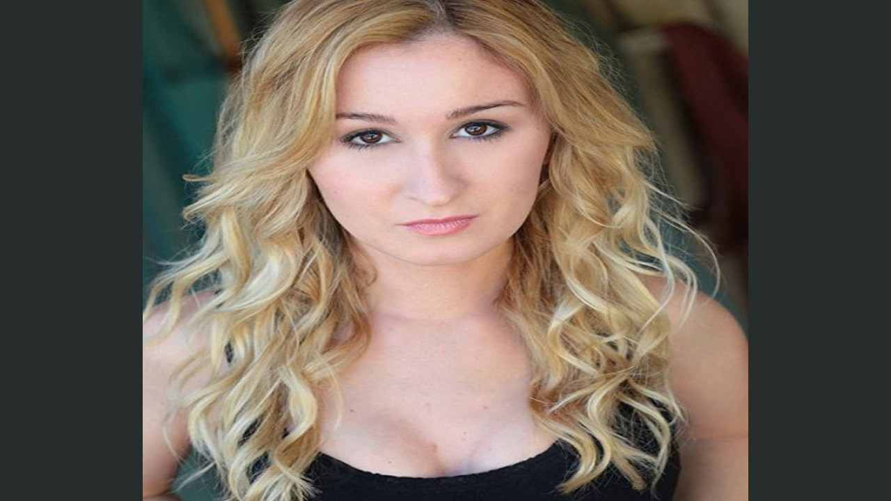 Chelsea O'Toole (Presentadora)