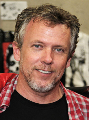 Tom Byron (Presentador)
