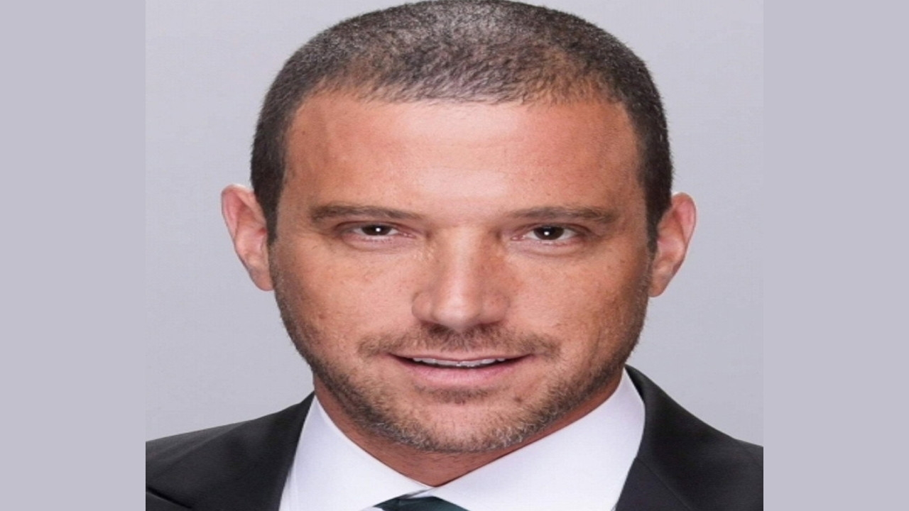 Julián Elfenbein (Presentador)