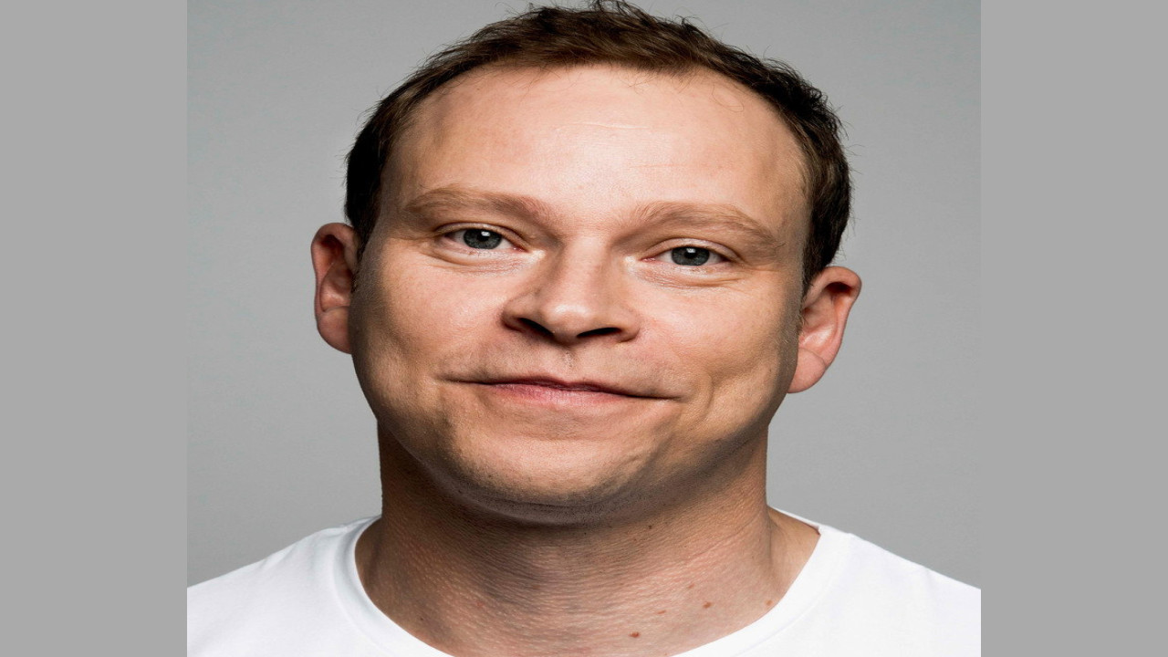 Robert Webb (Presentador)