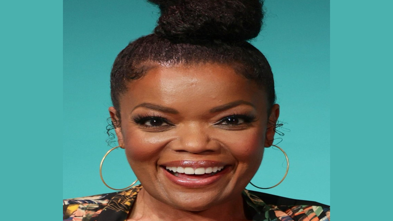Yvette Nicole Brown (Presentadora)