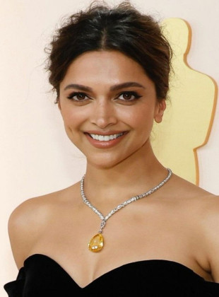 Deepika Padukone (Presentadora)
