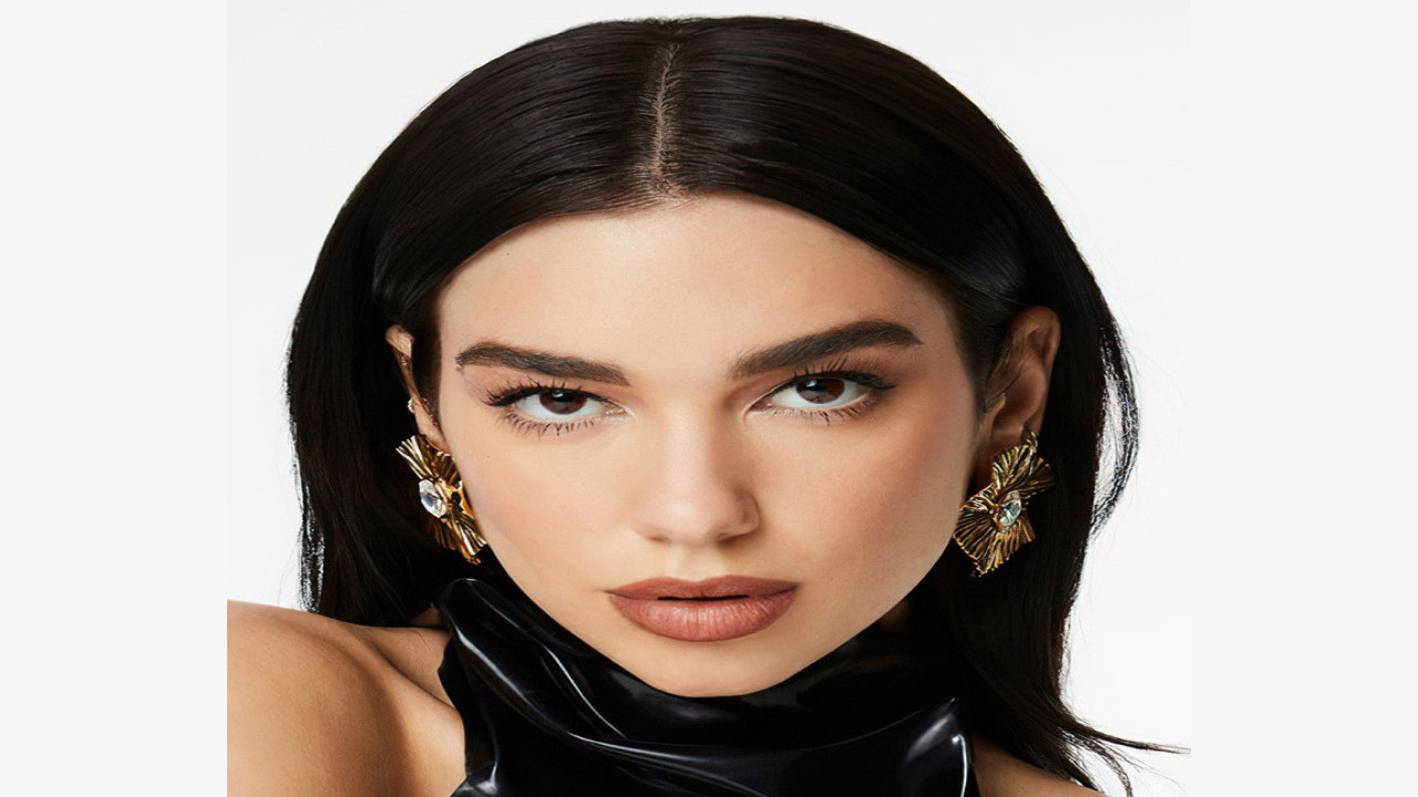 Dua Lipa | Conductora Televisiva Británica reconocida por Comedia, Aventura y Fantasía