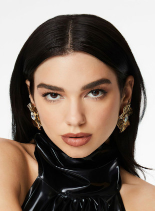 Dua Lipa (Presentadora)