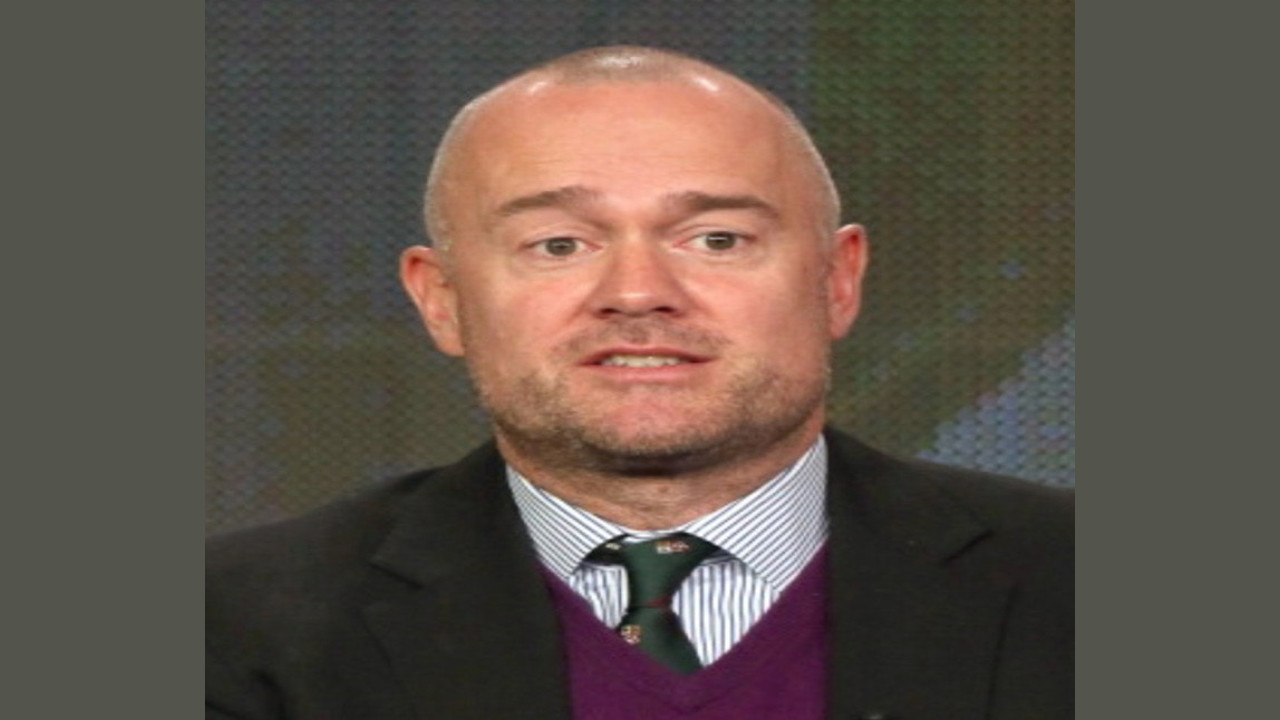 Michael Davies (Presentador)