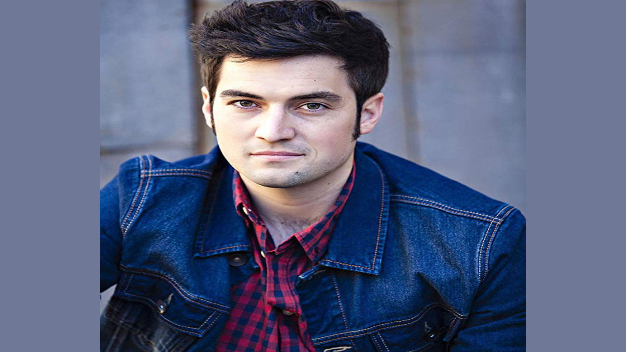 Kyle Cooper (Presentador)