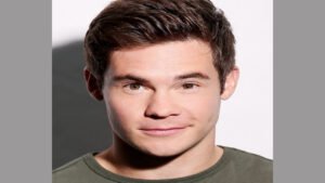 Adam Devine (Presentador)