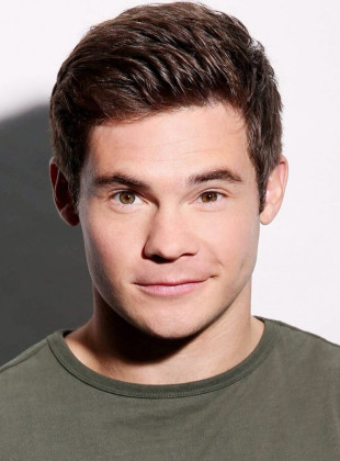 Adam Devine (Presentador)
