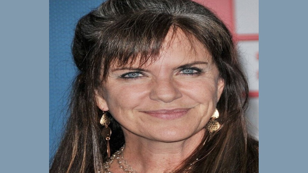 Jennifer Hale (Presentadora)