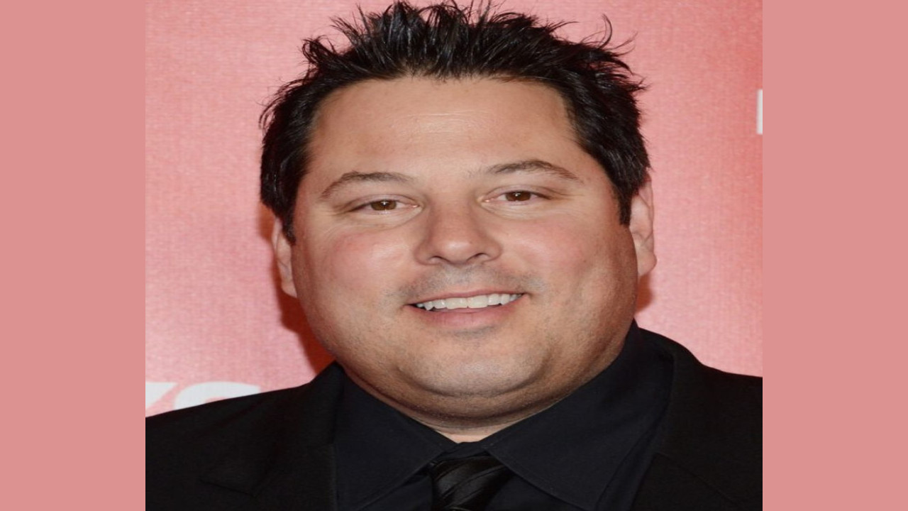 Greg Grunberg (Presentador)