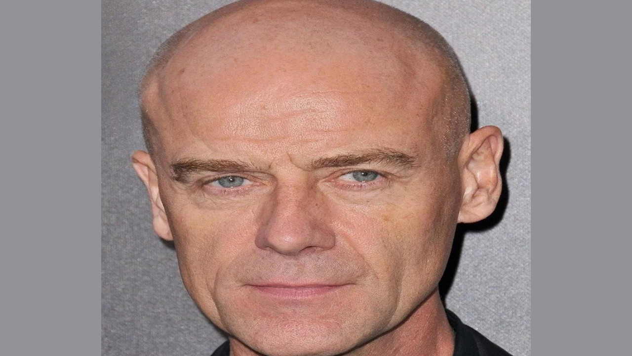 Pip Torrens (Presentador)