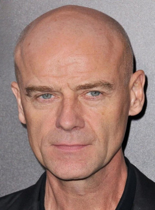 Pip Torrens (Presentador)