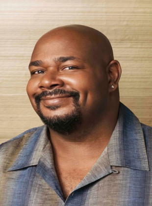 Kevin Michael Richardson (Presentador)