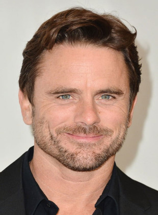 Charles Esten (Presentador)