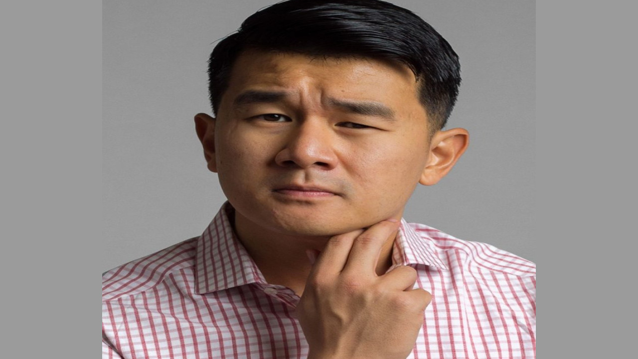 Ronny Chieng (Presentador)