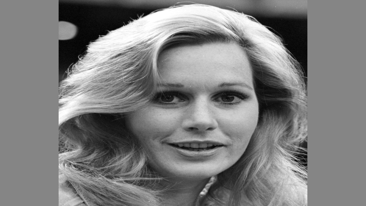 Sally Kellerman (Presentadora)