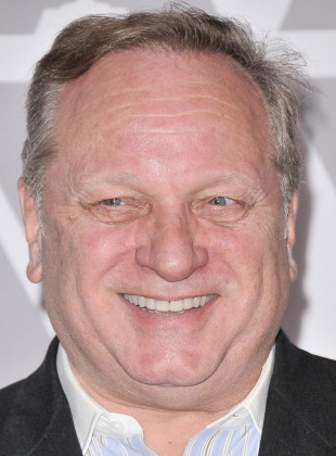 Douglas Urbanski (Presentador)