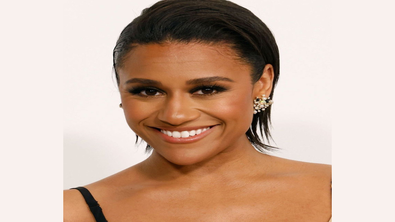 Ariana DeBose (Presentadora)