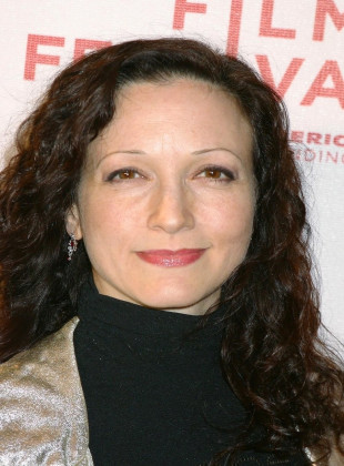Bebe Neuwirth (Presentadora)