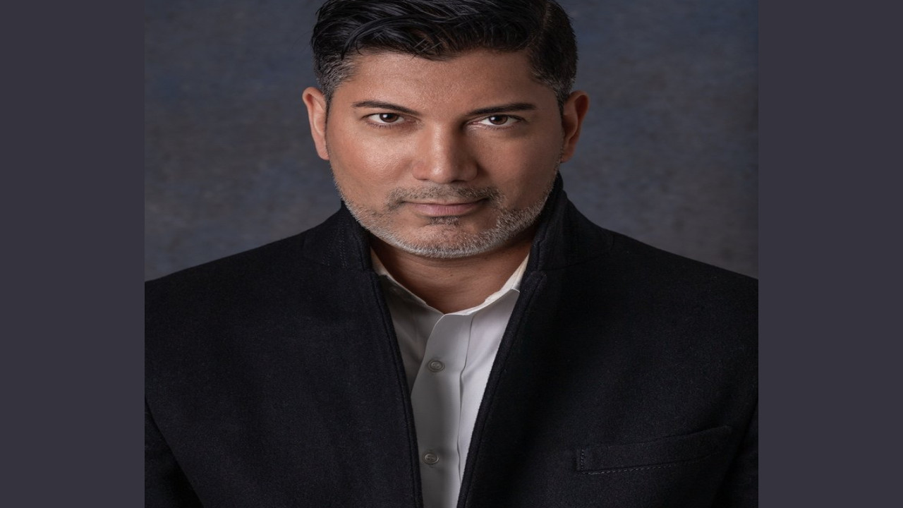 Zahf Paroo (Presentador)