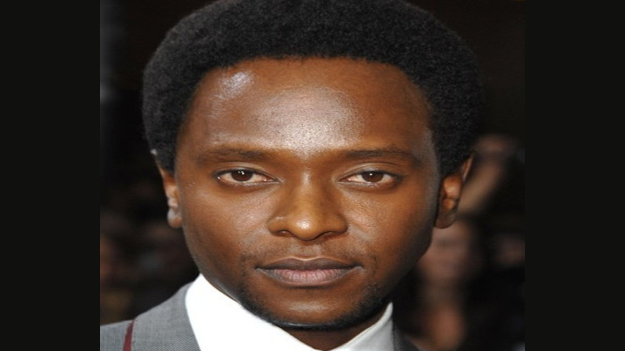 Edi Gathegi (Presentador)