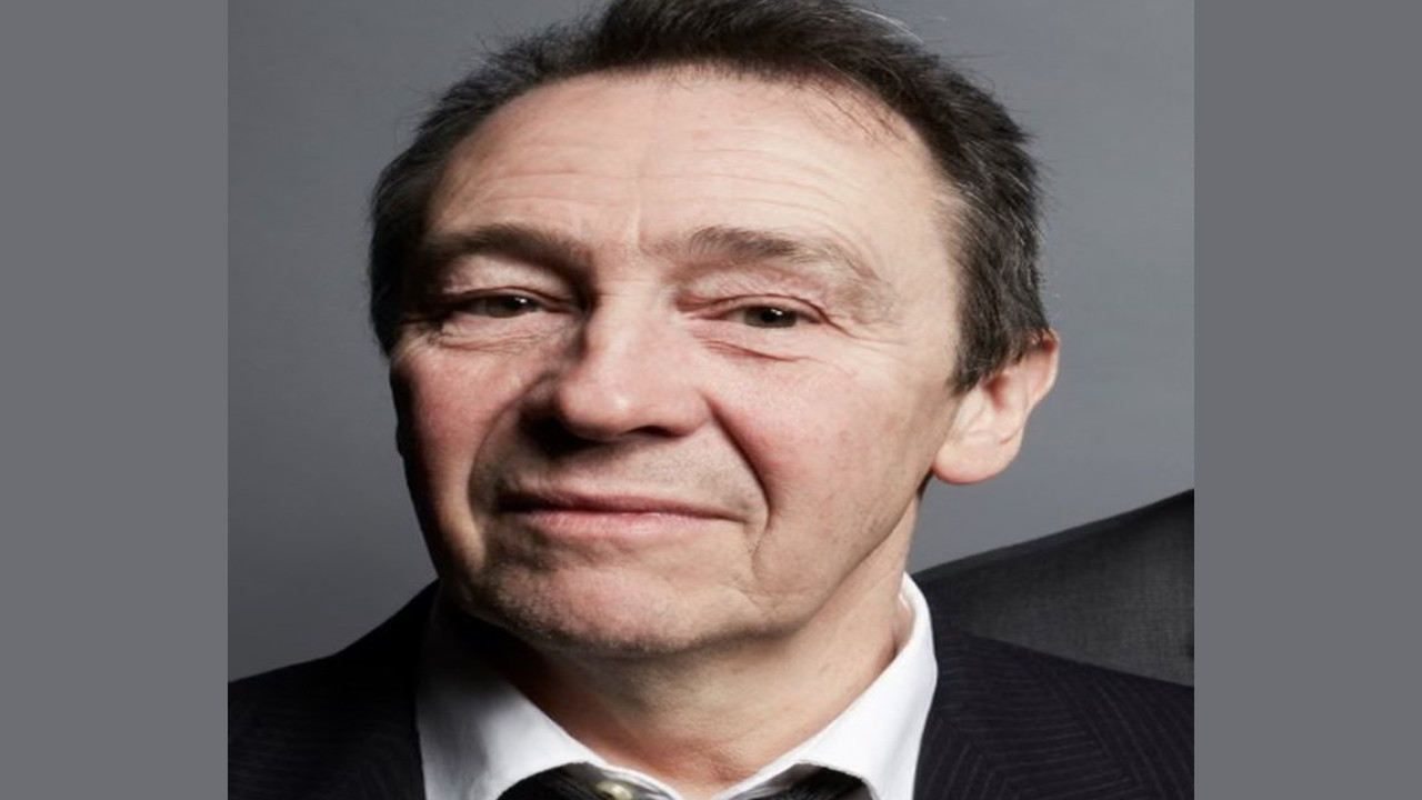 Paul Whitehouse (Presentador)