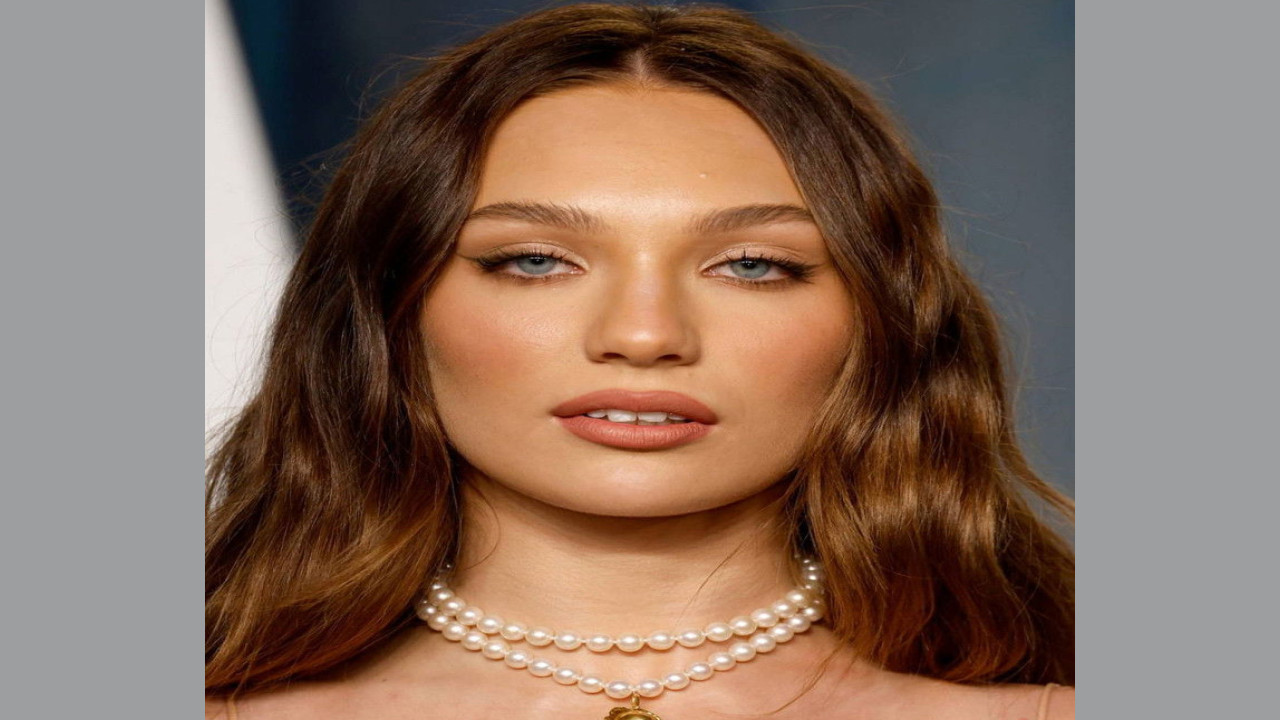 Maddie Ziegler (Presentadora)