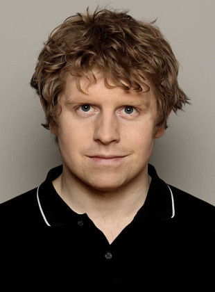 Josh Widdicombe (Presentador)