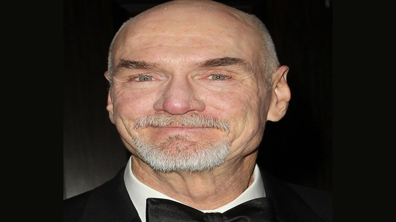 James D. Bissell (Técnico)