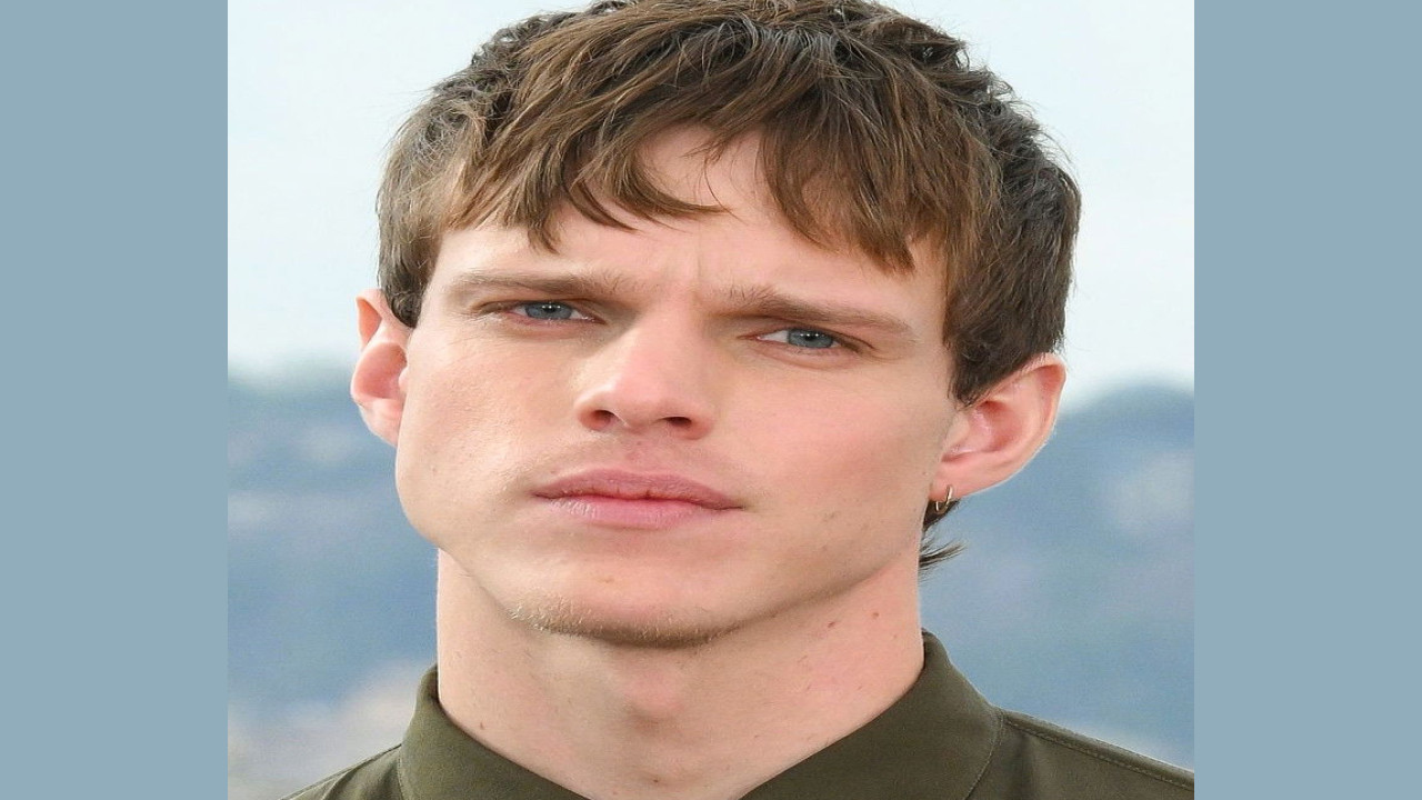 Finn Bennett (Actor)