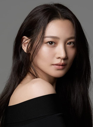 Claudia Kim (Actriz)