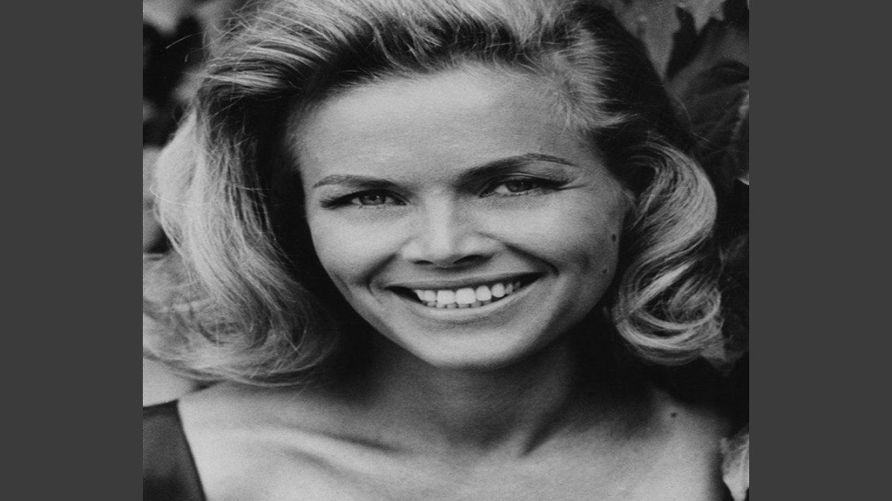 Honor Blackman (Actriz)