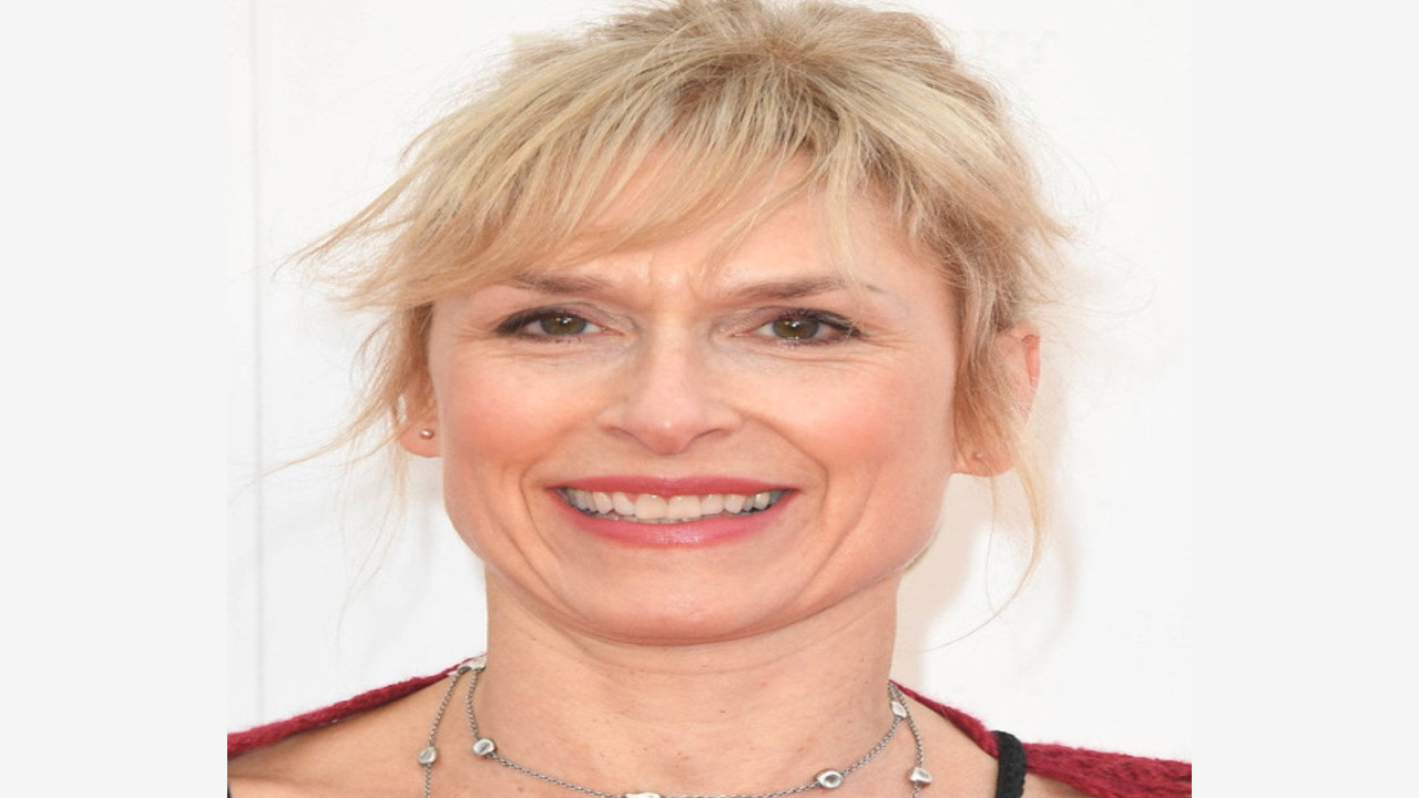 Amelia Bullmore (Actriz)
