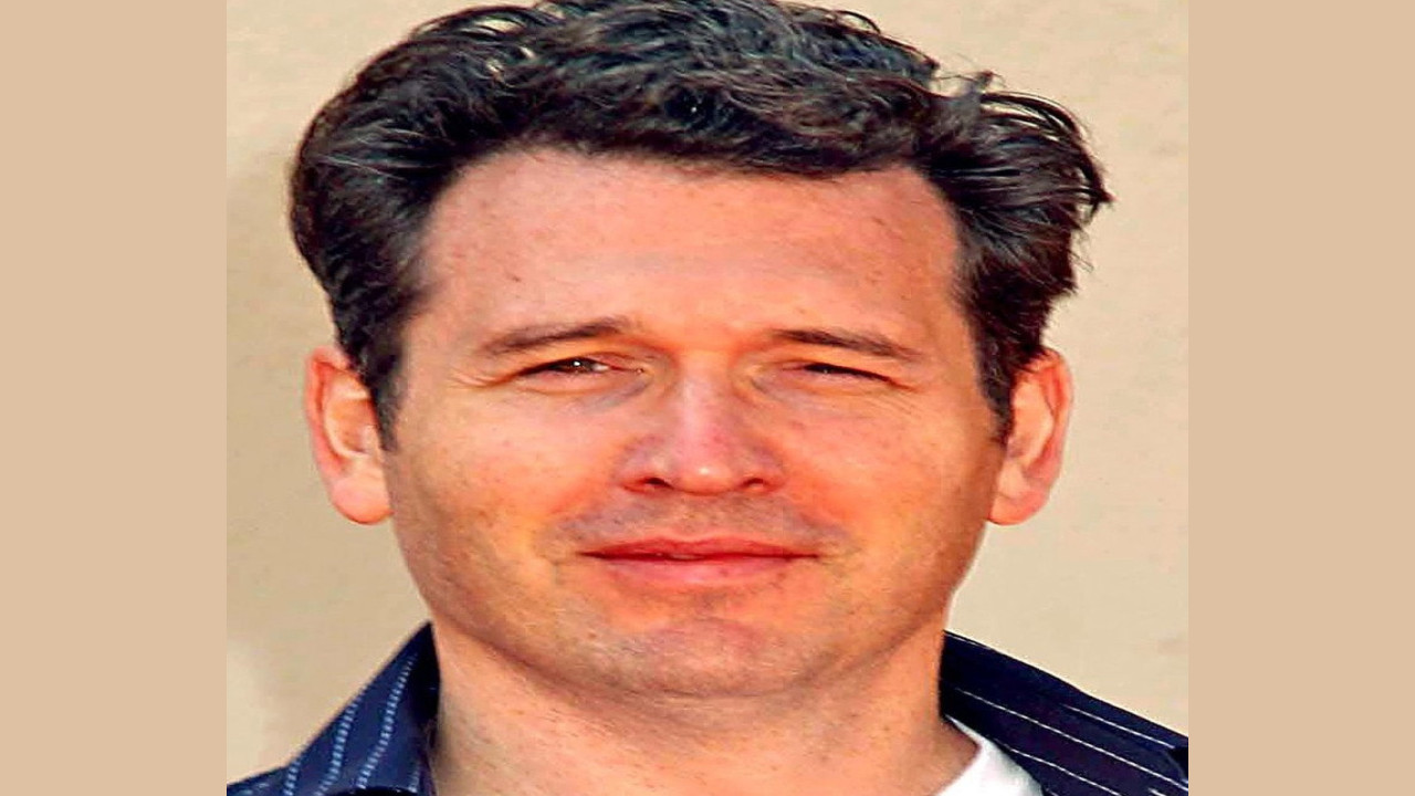 Peter Hewitt (Director)