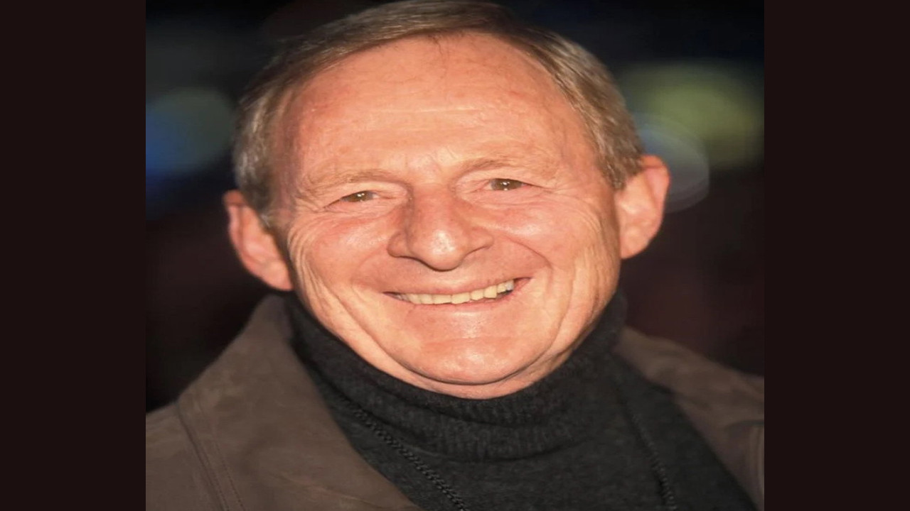Simon Wincer (Director)