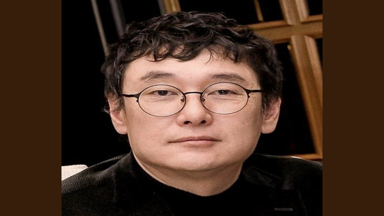 Joon-Hwan Jang (Director)