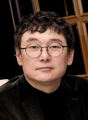 Joon-Hwan Jang (Director)