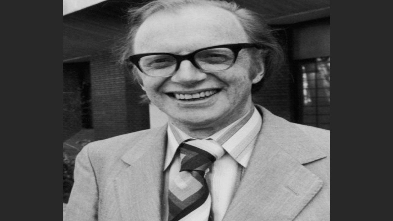 Dennis Potter (Guionista)