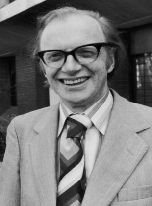 Dennis Potter (Guionista)