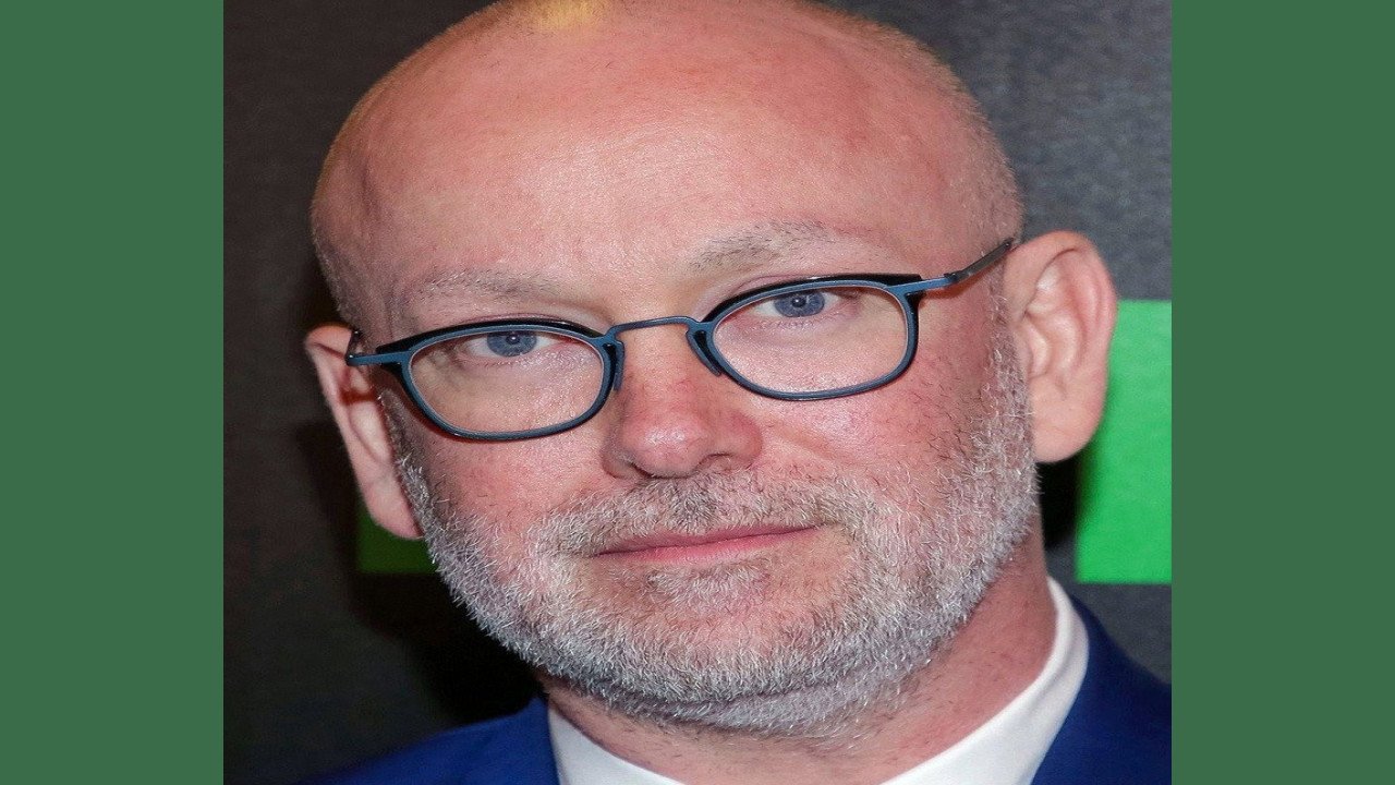 Neil Cross (Guionista)