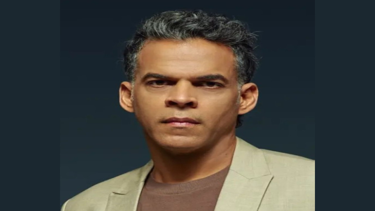 Vikramaditya Motwane (Presentador)