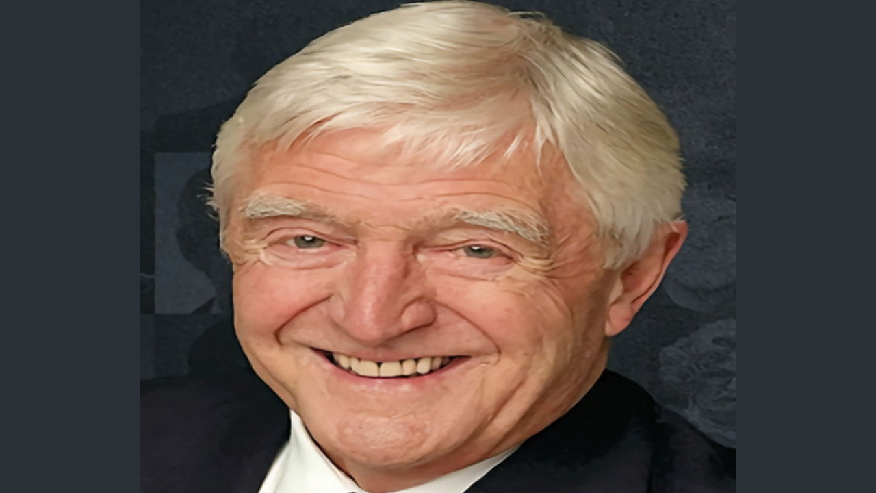 Michael Parkinson (Presentador)