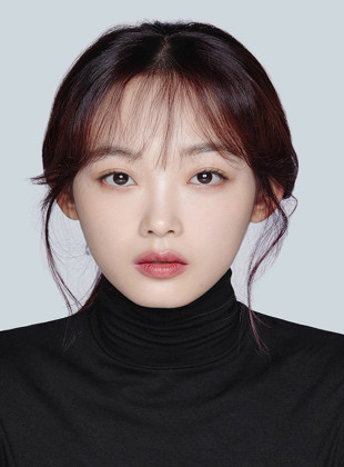 Lee Yoo-mi (Presentadora)