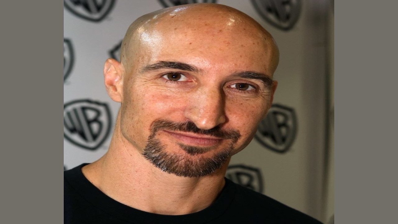 Scott Menville (Presentador)